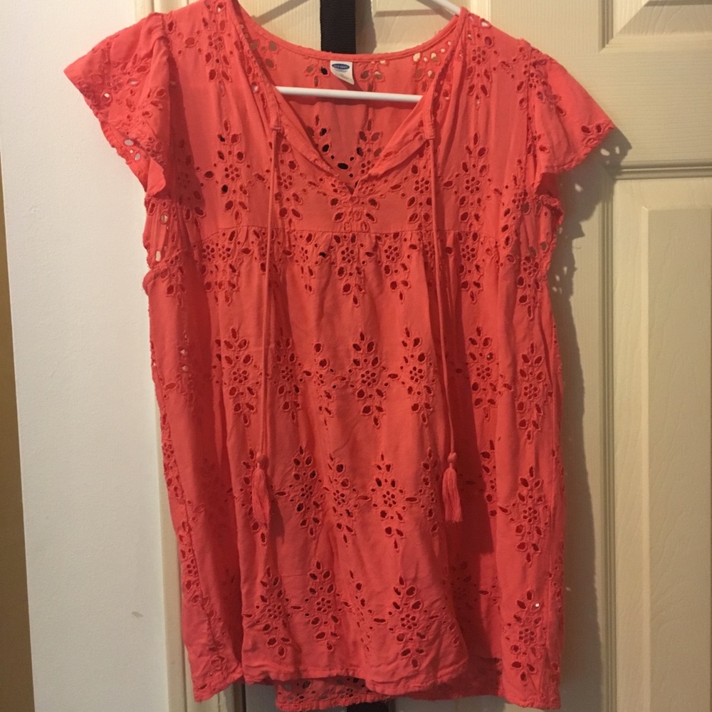🎉2/$10🎉Old Navy Women’s XSmall top!